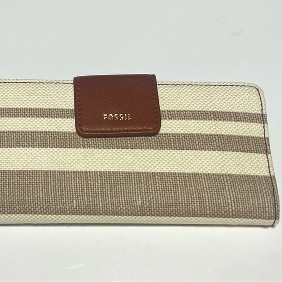 **NWT**Fossil Madison Tab Clutch Wallet in Neutral Stripe; MSRP $65 - Picture 3 of 6
